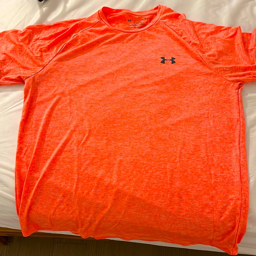 Mens Under Armour orange sports T-shirt